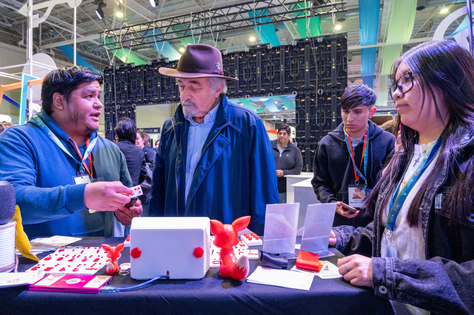 Comodoro cerró la 11ª Expo Industrial con más de 40 mil visitantes y abrió el Space Apps Challenge con más de 300 jóvenes